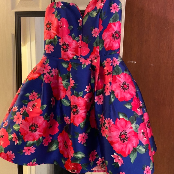 Blue Floral Strapless Dress - Picture 2 of 5